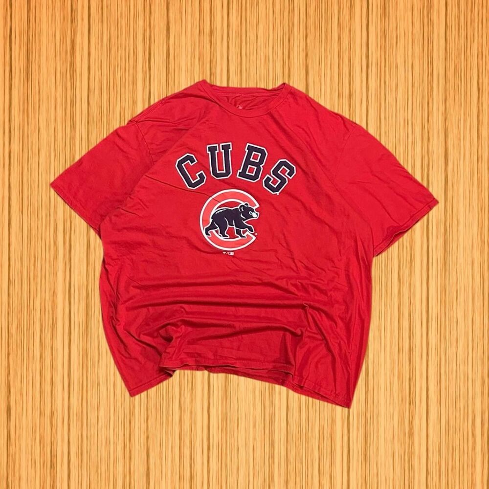 Chicago Cubs Red Bear Logo MLB Graphic T-Shirt